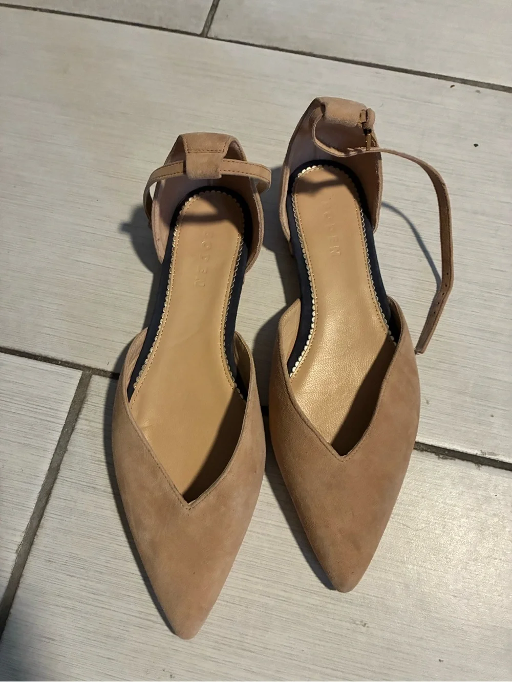 NWOB BODEN  Pointed Toe Ankle Strap Flats in Tan